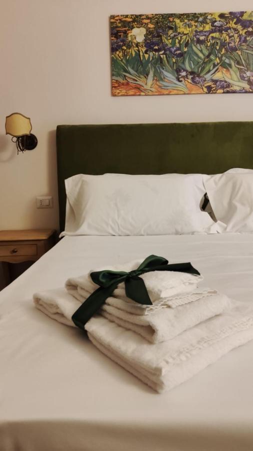 B&B Romeo Luxury Rooms Катанія Екстер'єр фото